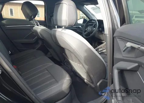 2024 Audi A3 Premium 40 Tfsi Front-Wheel Drive S Tronic z USA, uszkodzony, nr VIN WAUAUDGY6RA027199